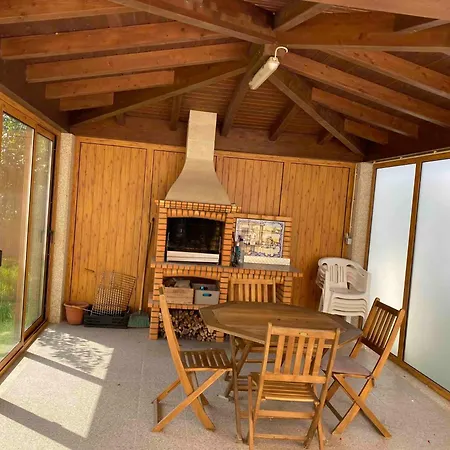 - Caminha, Portugal Couette-café *