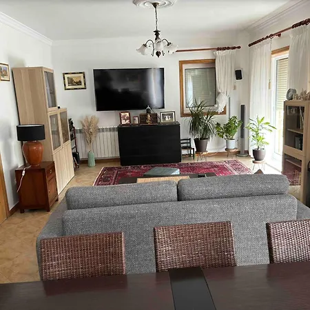 - Caminha, Portugal Couette-café *